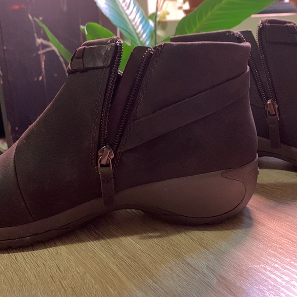 Merrell Q Form 2, chocolate brown, size 8.5 *never worn* - Picture 2 of 5